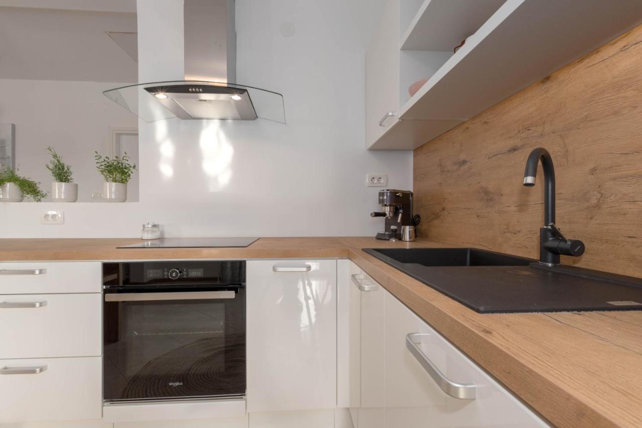 Newly Renovated Holiday Apartment Sirius Πόρετς Εξωτερικό φωτογραφία