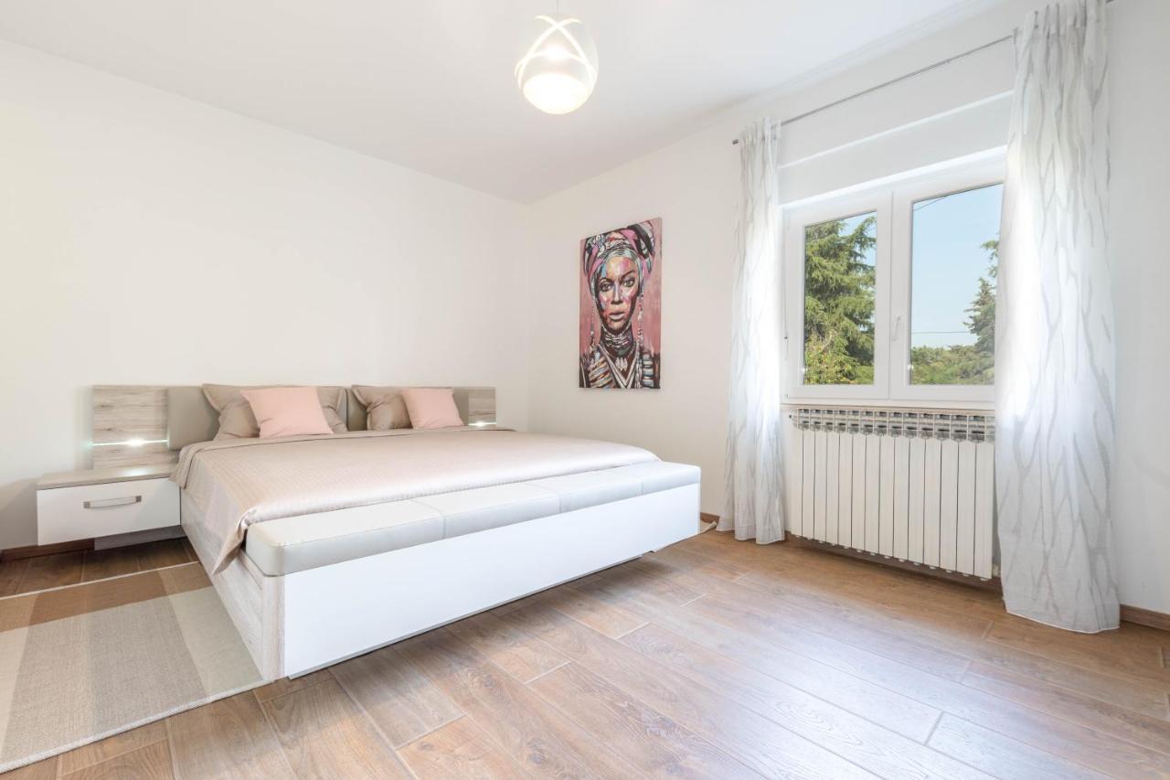 Newly Renovated Holiday Apartment Sirius Πόρετς Εξωτερικό φωτογραφία
